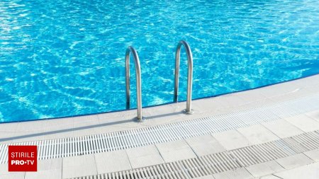 O femeie din Craiova a fost gasita moarta intr-o piscina. S-a dispus expertiza pentru stabilirea cauzei <span style='background:#EDF514'>DECES</span>ului