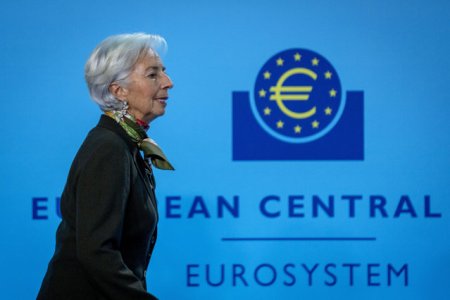 Banca Centrala Europena nu mai umbla la <span style='background:#EDF514'>DOBANZI</span> dupa scaderea istorica din iunie