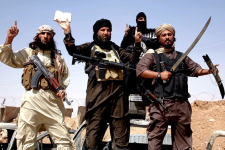 Cresc atacurile ISIS in Irak si in Siria. CENTCOM: Grupul <span style='background:#EDF514'>TERORIST</span> isi recastiga puterea
