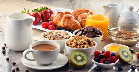 Reteta perfecta pentru micul-dejun! Are foarte putine <span style='background:#EDF514'>CALORII</span> si ne va oferi energie de-a lungul zilei