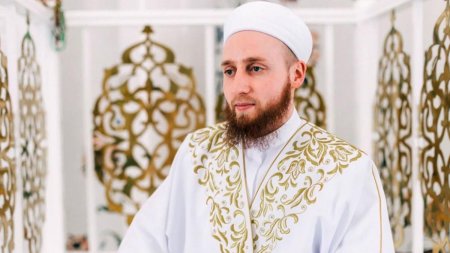 <span style='background:#EDF514'>REVOLTA</span> in Rusia dupa ce un imam a facut un podcast ca sa explice cum se bat sotiile: Miscati bratul de la cot in jos, nu din umar