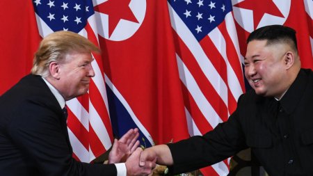 Trump deja <span style='background:#EDF514'>POZE</span>aza in lider de talie mondiala gata sa incheie orice conflict de pe glob: Cred ca ii lipsesc lui Kim