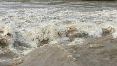 Cod galben de inundatii pe rauri din judetele Arad si Hunedoara, pana la miezul noptii
