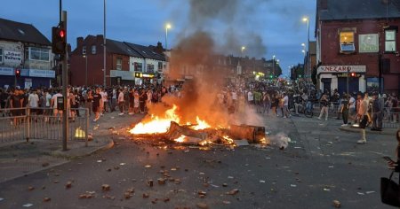 Politia Britanica a facut mai multe arestari dupa revolta provocata de romani in orasul Leeds