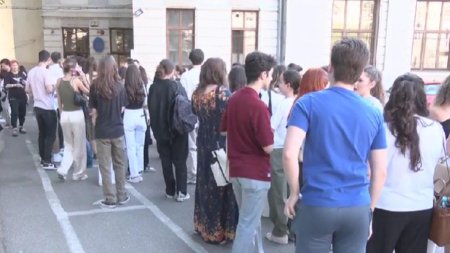 Tinerii romani au dat <span style='background:#EDF514'>NAVALA</span> sa se inscrie la o facultate din Bucuresti despre care multi nu stiu ca exista: 25 de candidati pe loc
