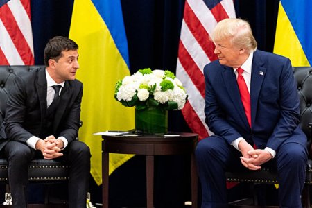 Volodimir Zelenski si Donald Trump au avut o conversatie <span style='background:#EDF514'>TELEFONIC</span>a. Candidatul republican la presedintia SUA a promis sa puna capat razboiului din Ucraina