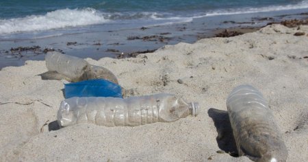 Paradisul plin de plastic. Marea Mediterana este poluata masiv cu microplastice, iar cifrele sunt alarmante