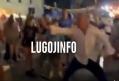 Barbat lovit cu pumnul si amenintat cu cutitul la un festival din Lugoj. Imaginile, transmise live pe retelele sociale