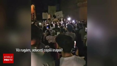 Noi proteste in Leeds, dupa revolta violenta a romanilor. Sute de oameni au iesit pe strazile din cartierul Ha<span style='background:#EDF514'>REHI</span>lls