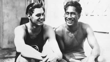 Duke Kahanamoku: Aur olimpic, confruntarea cu Tarzan si <span style='background:#EDF514'>DESCOPERIRE</span>a unei mosteniri de pret