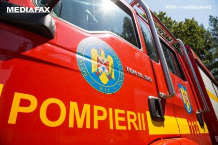 Incendiu puternic in Capitala. Intervin 12 autospeciale ale pompierilor