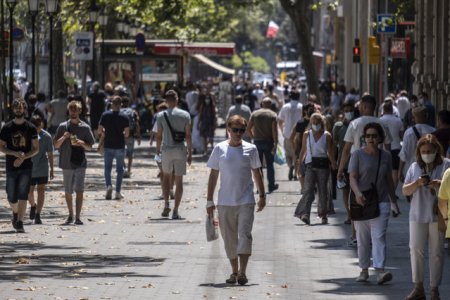 Barcelona ia o noua masura impotriva turismului excesiv. Va fi majorata taxa pentru pasagerii navelor de croaziera care fac e<span style='background:#EDF514'>SCALA</span> in oras