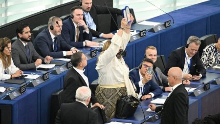 Diana Sosoaca e criticata de o minastire din Neamt, dupa circul din Parlamentul European: O femeie crestina nu ar dori sa semene vreodata cu Ana Pauker