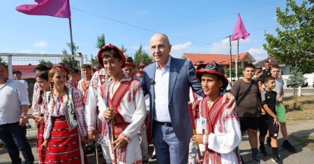 Mircea Geoana, huiduit in comuna in care e cetatean de onoare. 