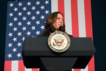 Cine este Kamala Harris, propunerea lui Joe Biden pentru Casa Alba. A scris istorie in 2021, cand a devenit prima vicepresedinta a SUA