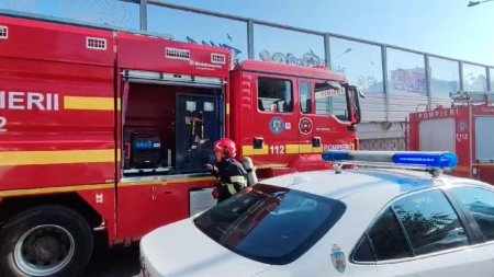 Incendiu puternic la un <span style='background:#EDF514'>RESTAURANT</span> cunoscut din Bucuresti
