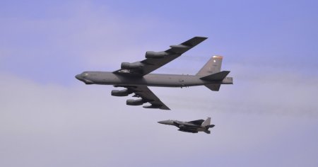 Doua bombardiere americane au aterizat la Baza Kogalniceanu. Aeronavele au fost interceptate de Rusia deasupra Marii Barent