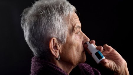 Spray nazal: tratament revolutionar pentru maladia Alzheimer
