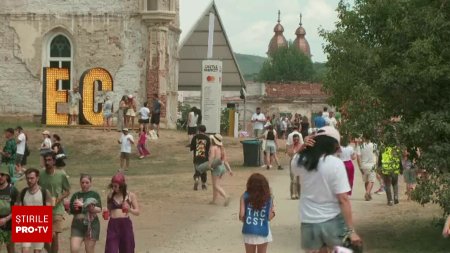 Final spectaculos pentru Electric Castle. Numar record de participanti la editia din acest an. Cel mai tare, iubeeeeesc!