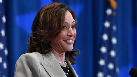 Kamala Harris: un discurs plin de recunostinta si admiratie pentru Joe Biden, dar mai e mult pana la o candidatura de in<span style='background:#EDF514'>VINGA</span>tor