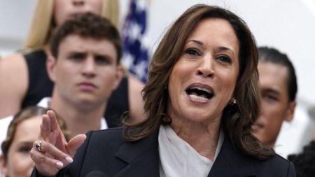 Kamala Harris anunta ca si-a asigurat sprijinul pentru <span style='background:#EDF514'>NOMINALIZARE</span>a democrata la Casa Alba