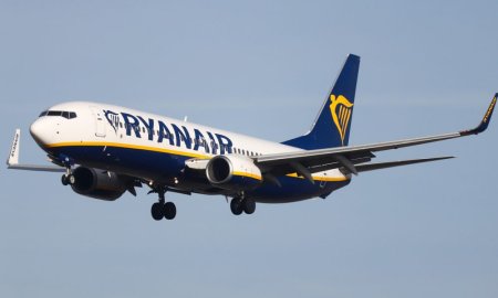 Actiunile Ryanair au scazut luni cu 17,2%, deoarece compania aeriana a raportat o scadere cu 46% a profitului trimestrial si a anticipat tarife mai mici