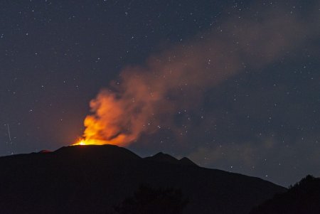 MAE, avertizare pentru romanii care merg in Italia: Zboruri suspendate pe Aeroportul Catania dupa noua eruptie a vulcanului Etna