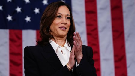 Reuters: La primul sau miting <span style='background:#EDF514'>ELECTORAL</span>, Kamala Harris aduce o noua energie si promite sa repare haosul provocat de Trump