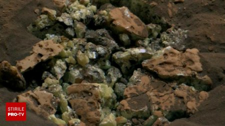 Descoperirea neasteptata facuta de roverul Curiosity pe <span style='background:#EDF514'>MARTE</span>, dupa ce a crapat o stanca