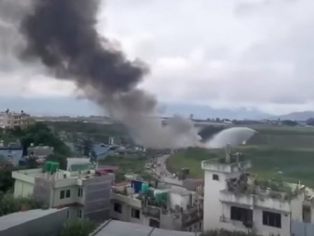 18 morti dupa ce un avion s-a prabusit si a luat foc in capitala Nepalului