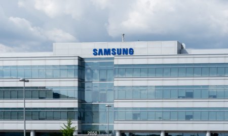 Samsung vrea sa vanda o cate<span style='background:#EDF514'>GORI</span>e speciala de telefoane, cu AI