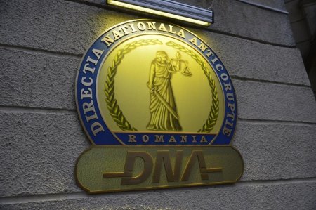 <span style='background:#EDF514'>PERCHEZITII</span> DNA la Serviciul de Combatere a Crimei Organizate Ilfov: Un ofiter livra informatii pentru un multimilionar