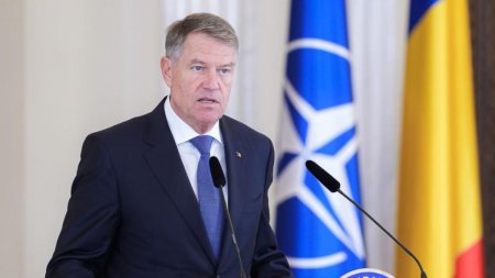 Iohannis, nervos pe un diplomat care i-a intrerupt discursul: Complicat cu telefoanele, domnule ambasador