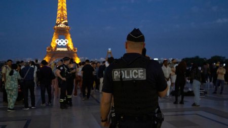 Un bucatar rus a fost arestat la Paris pentru un presupus complot 