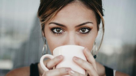 10 moduri de a evita problemele digestive provocate de consumul de cafea