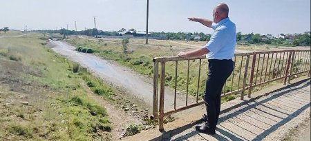Un afluent al Dunarii a secat complet! Primar: Din cauza secetei si a irigatiilor ilegale
