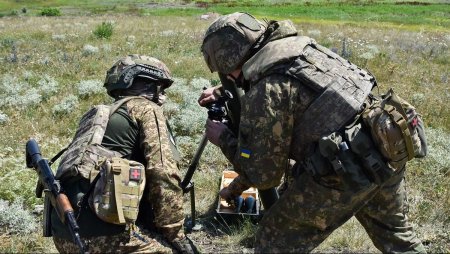 Schimb de focuri intre soldatii ucraineni din Harkov. Trei militari au murit