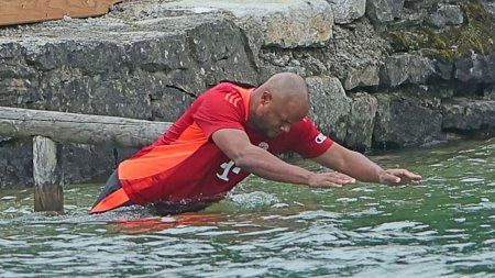 Botezul Bavariei. Vincent Kompany a sarit in apa imbracat!