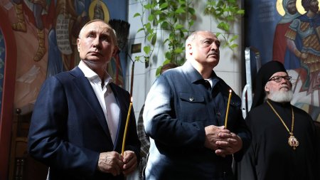 Vladimir Putin si Aleksandr Lukasenko, intalnire la o manastire rusa de pe o <span style='background:#EDF514'>INSULA</span> de langa Sankt Petersburg | VIDEO