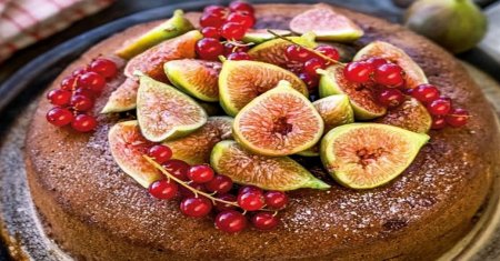 Reteta delicioasa perfecta pentru o zi <span style='background:#EDF514'>DE VARA</span>! Cum pregatim rapid o prajitura cu fructe