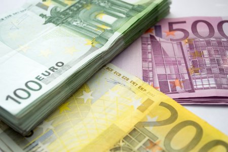 Peste o jumatate de miliard de euro s-au evaporat joi de pe Bursa de la Bucuresti