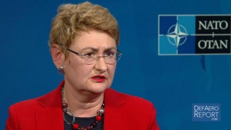 Oana Lungescu, fost purtator de cuvant al NATO: Romania se afla sub umbrela protectoare a Aliantei, inclusiv umbrela n<span style='background:#EDF514'>UCLEAR</span>a