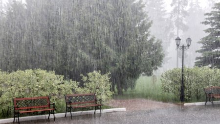 Vremea azi, 26 iulie. Atmos<span style='background:#EDF514'>FERA</span> ramane instabilã in jumatatea estica pe unde o sa ploua mai ales dupa-amiaza