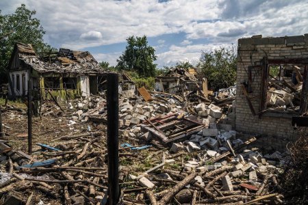 Rusia foloseste doua tipuri noi de drone ieftine pentru a localiza apararea aeriana a Ucrainei, dezvaluie un oficial <span style='background:#EDF514'>MILITAR</span>