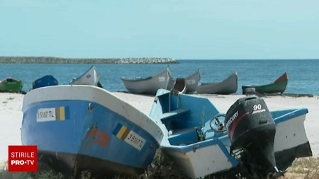 Fenomen ingrijorator in Marea Neagra. Tot mai multi pescari romani si-au abandonat pe mal barcile si uneltele