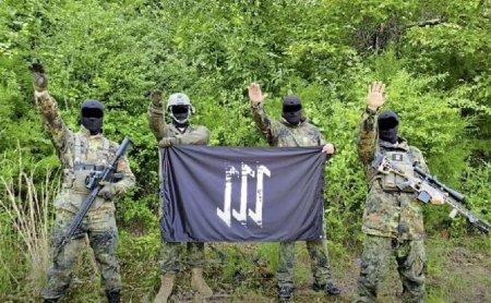 Gruparea neonazista The Base, fondata de un american care se ascunde in Rusia, a fost inclusa pe lista UE a organizatiilor teroriste