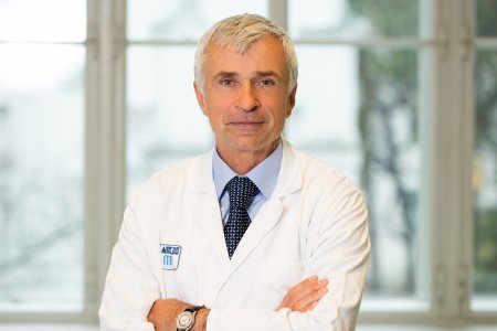 Prof. univ. dr. Walter Klepetko, specialist in transplant pulmonar: Oricum am lua-o, tigarile de orice fel dauneaza sanatatii organismului