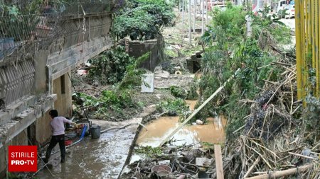 Tragedie in urma unei unei alunecari de teren. 11 persoane au murit