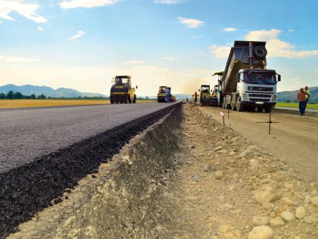 Ciolacu si Grindeanu inaugureaza 10 km din Autostrada A0