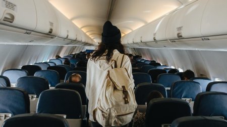 Compania aeriana care le permite femeilor sa nu stea langa barbati in avion. Aleg singure genul pasagerului de langa ele